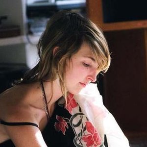 Emily Kokal 的头像
