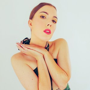 Hollyanne 的头像