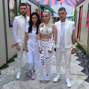 Bild för 'Clean Bandit & Marina and the Diamonds'