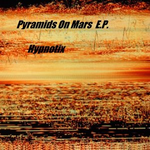 “Pyramids On Mars”的封面