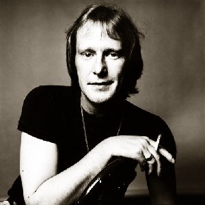 Dennis Waterman のアバター