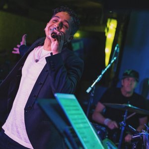 “Omar Cardona”的封面