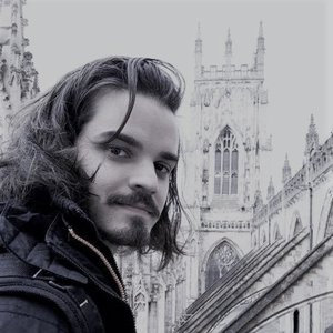 Vlad Flueraru 的头像