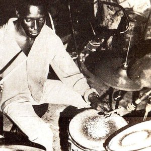 Tony Allen with Afrobeat 2000 的头像