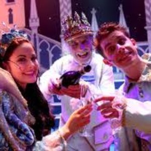 Cast Of 'Sleeping Beauty' 的头像