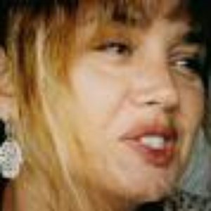 SeZeN Aksu - www.sevsinler.de 的头像