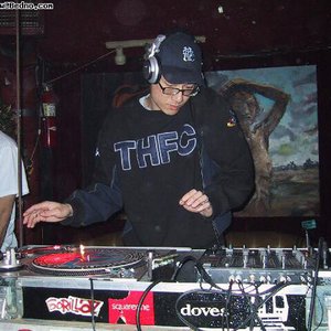 Аватар для DJ Snuggles