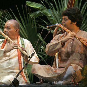 Hariprasad Chaurasia & Rakesh Chaurasia のアバター