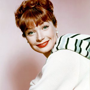 Shirley Maclaine için avatar