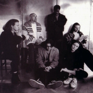 Izit photo provided by Last.fm