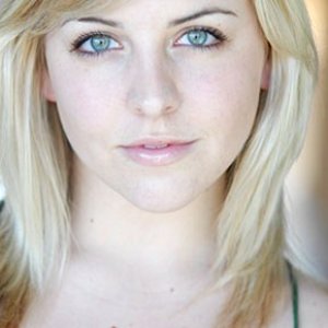 Heléne Yorke 的头像