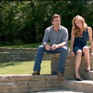 Connie Britton & Charles Esten için avatar