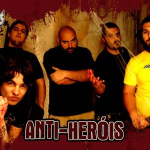 “Anti-Heróis”的封面