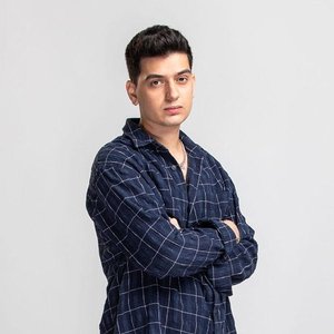 Eli Huli 的头像