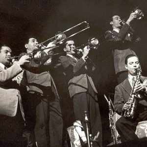 Bild für 'Glenn Miller & His Orchestra (Vocal Ray Eberle)'