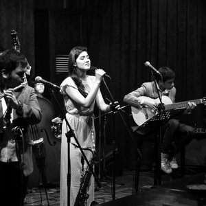 Изображение для 'Monita Tahalea And The Nightingales'