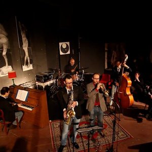 Slightly Out Jazz Quintet 的头像