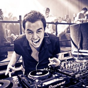 Quintino & MOTi のアバター