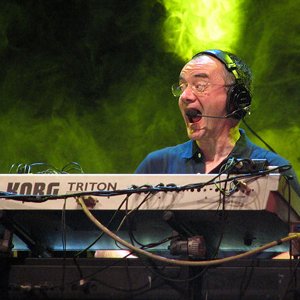 Uomo 的头像