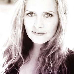 Nicole Faraday 的头像