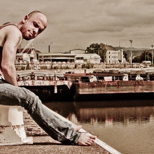 petrovo ft. Jarek Zíma 的头像
