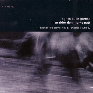 Han Rider Den Mørke Natt