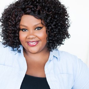 Why Won't You Date Me? with Nicole Byer 的头像