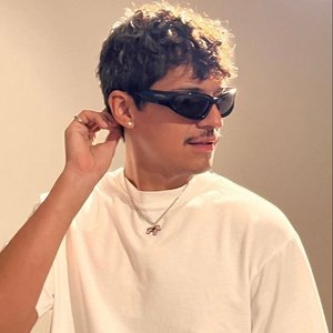 Omar Apollo, Ruel 的头像