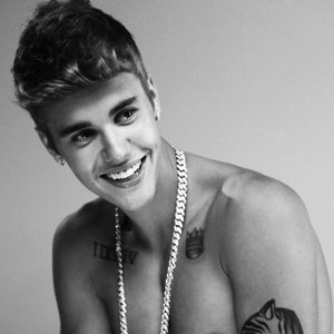 Justin Bieber, R. Kelly のアバター