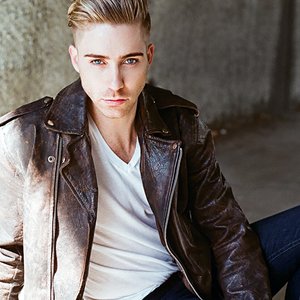 BOBBY NEWBERRY 的头像