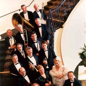 Starlite Orchestra & Singers 的头像