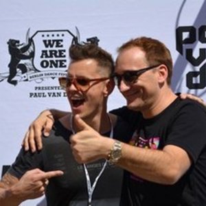 Christian Burns & Paul Van Dyk のアバター