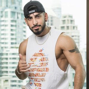 Kiyan Yousefbeik 的头像