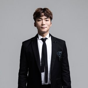 김신의 的头像