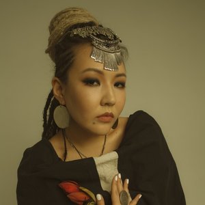 IYULINA 的头像