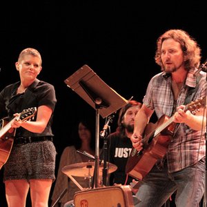 Avatar für Eddie Vedder & Natalie Maines