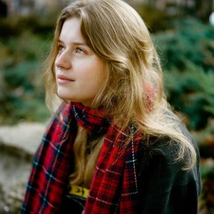 Аватар для girl in red