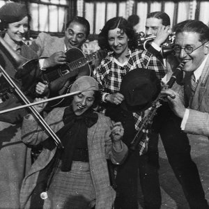 “The Boswell Sisters accompanied by The Dorsey Brothers”的封面