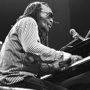 Cecil Taylor Segments II (Orchestra of Two Continents) 的头像