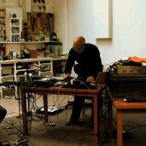 Brian Eno with Jon Hopkins & Leo Abrahams 的头像