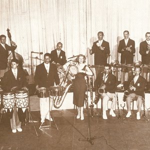 Alix Combelle et son orchestre 的头像