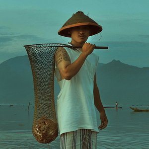 Roshan - Single