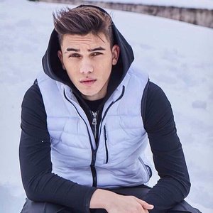DENIS TEOFIKOV 的头像