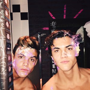 The Dolan Twins 的头像