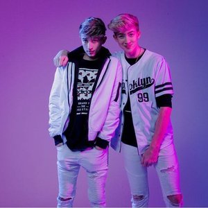 Cash and Maverick 的头像