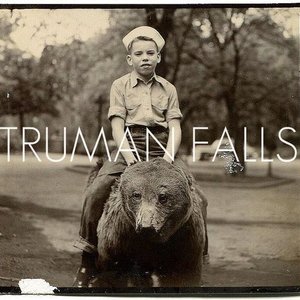 “Truman Falls”的封面