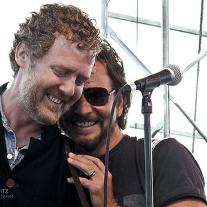 Avatar for Glen Hansard & Eddie Vedder