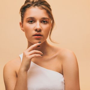 Annie Bobrovska 的头像
