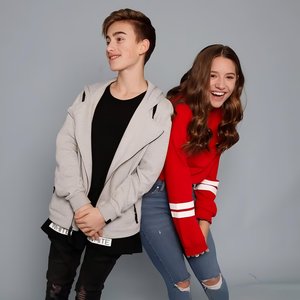 Johnny Orlando & Mackenzie Ziegler 的头像