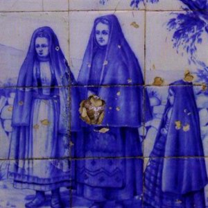 cantos das mulheres da terra de Miranda 的头像